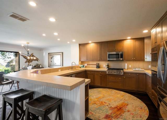 Property at 6665 Caminito Sinnecock, San Diego, CA 92037, 3 beds, 2.5 baths