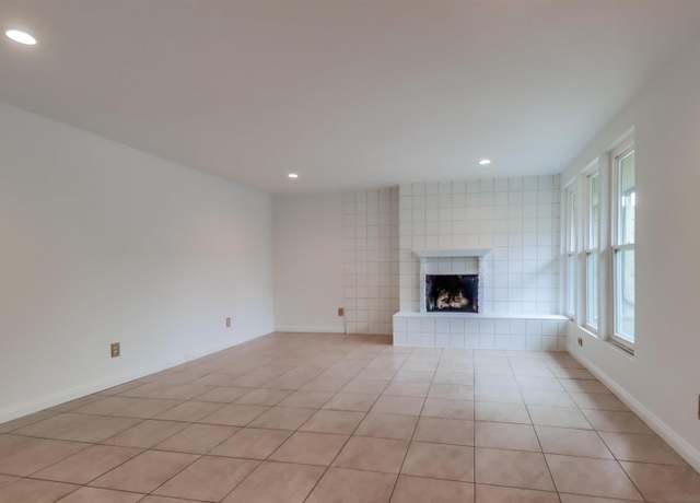 Property at 1278 E Madison Ave Unit C, El Cajon, CA 92021, 2 beds, 2 baths