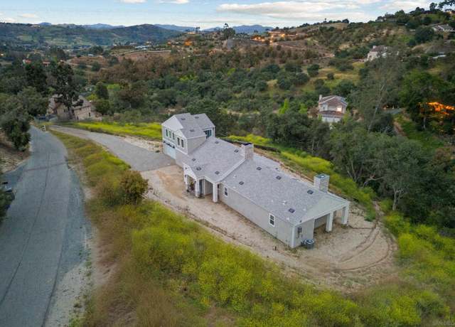 Property at 2747 Via Del Robles, Fallbrook, CA 92028, 3 beds, 3 baths
