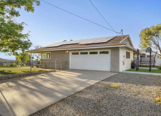 Property at 13708 Vecinio Del Este Pl, Lakeside, CA 92040, 3 beds, 2 baths