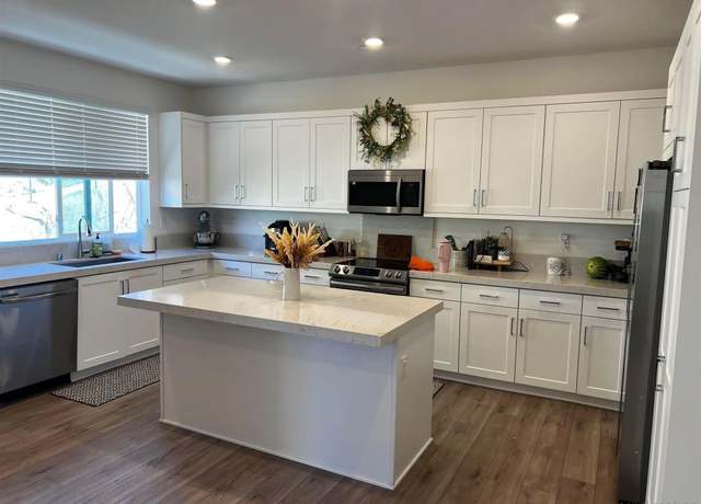 Property at 812 Makani St #4, Chula Vista, CA 91911, 3 beds, 2.5 baths