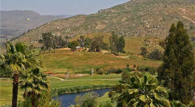 Photo of 1466 SIERRA LINDA Dr, Escondido, CA 92025