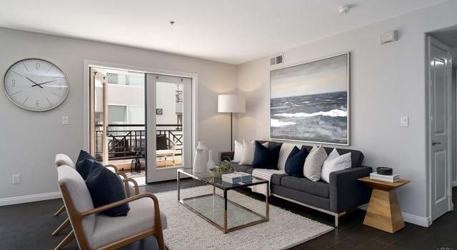 Photo of 924 Hornblend #207, San Diego, CA 92109