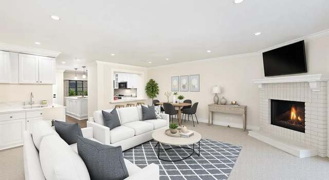 Photo of 8840 Villa La Jolla Dr #103, La Jolla, CA 92037