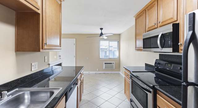 Photo of 9949 Erma Rd #204, San Diego, CA 92131