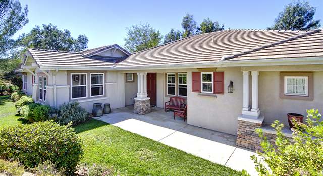 Photo of 1327 Cresta Loma Dr, Fallbrook, CA 92028