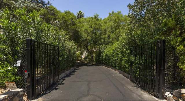Photo of 10206 Legend Rock Rd, Escondido, CA 92026