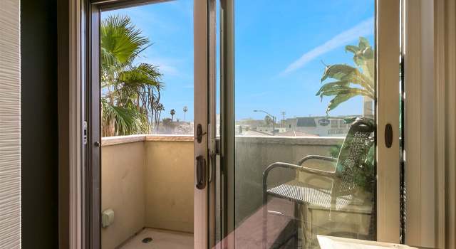 Photo of 4151 Mission Blvd #202, San Diego, CA 92109