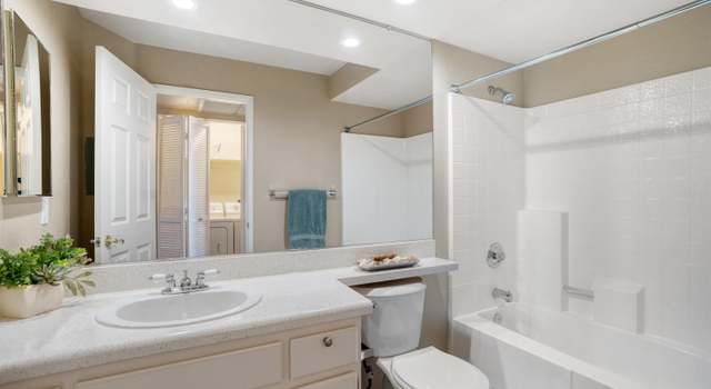 Photo of 6055 Estelle St #5, San Diego, CA 92115
