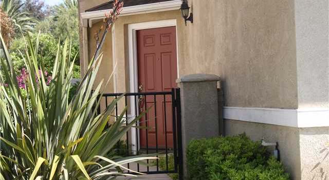 Photo of 211 Cedar Gln, Escondido, CA 92025