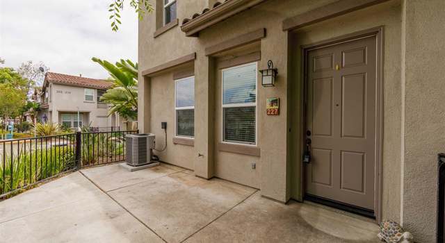 Photo of 227 CALLE DEL SOL, Vista, CA 92083