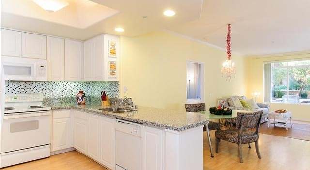 Photo of 9229 Regents Rd Unit L125, La Jolla, CA 92037