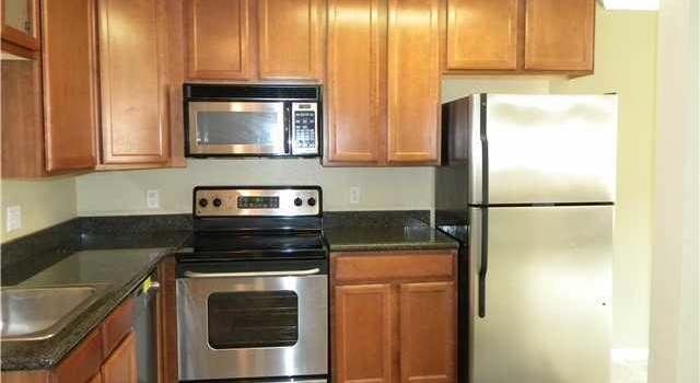 Photo of 840 Turquoise St #206, San Diego, CA 92109