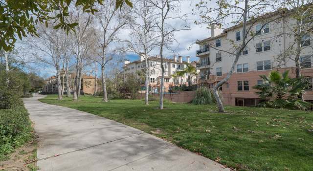 Photo of 680 Camino de la Reina #2117, San Diego, CA 92108