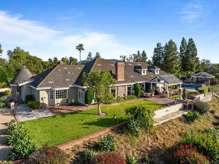 Photo of 17502 Corte Lomas Verdes Poway, CA 92064