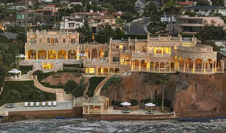 Photo of 1900 Spindrift Dr La Jolla, CA 92037