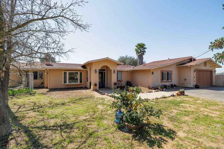 Photo of 13445 Hilldale Rd Valley Center, CA 92082