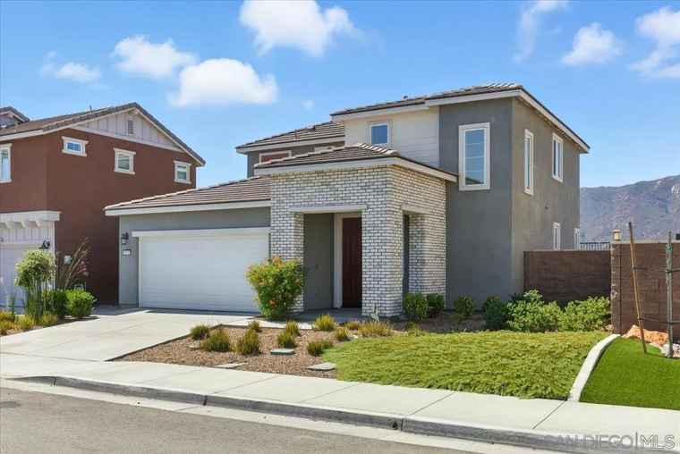 Photo of 29133 Soraya Lake Elsinore, CA 92530