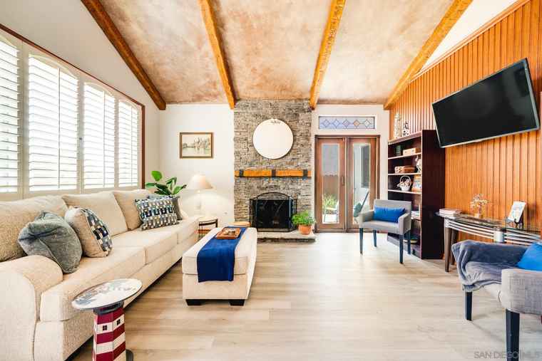 Photo of 6433 La Paloma St Carlsbad, CA 92009