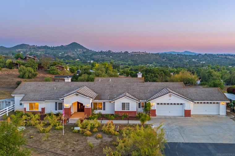 Photo of 31113 North Star Way Valley Center, CA 92082