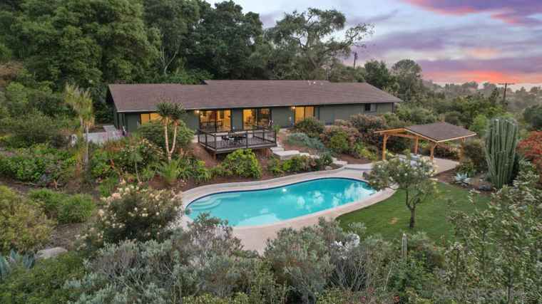 Photo of 16206 Rostrata Hill Rd Poway, CA 92064
