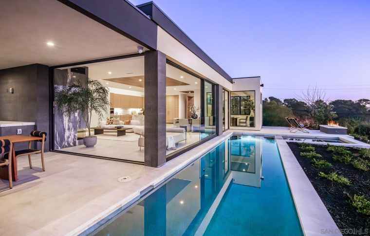 Photo of 722 Amphitheatre Dr Del Mar, CA 92014