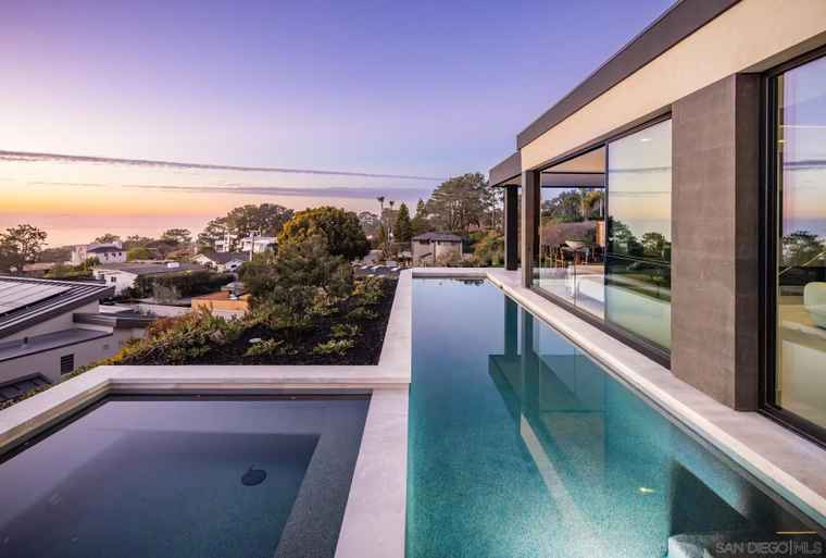 Photo of 722 Amphitheatre Dr Del Mar, CA 92014