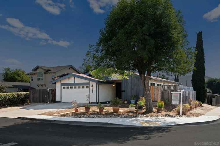 Photo of 9256 Allano Way Santee, CA 92071