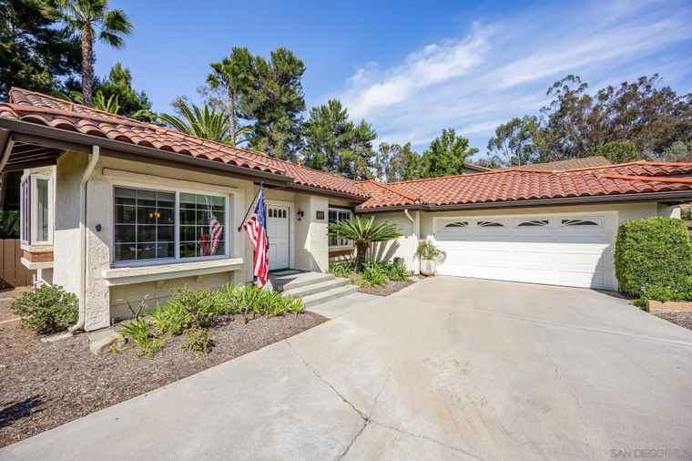 Photo of 1857 Goldenrod Ln Vista, CA 92081