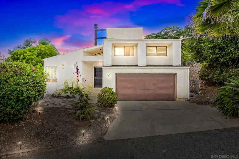 Photo of 519 Minnesota St Fallbrook, CA 92028