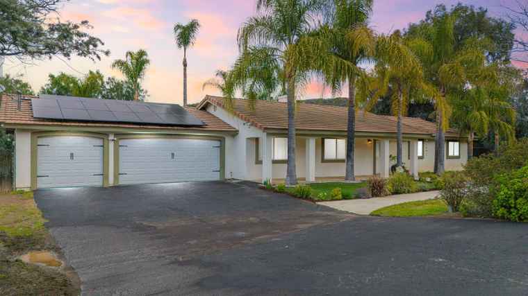 Photo of 15940 Ozland Ave Valley Center, CA 92082