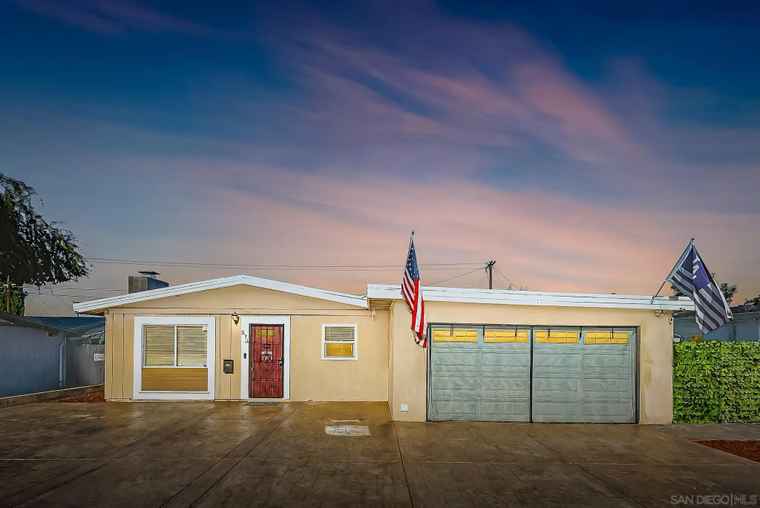 Photo of 576 Jeffree St El Cajon, CA 92020