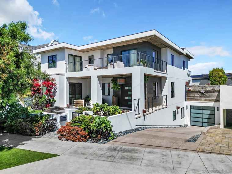 Photo of 969 Adella Ave Coronado, CA 92118