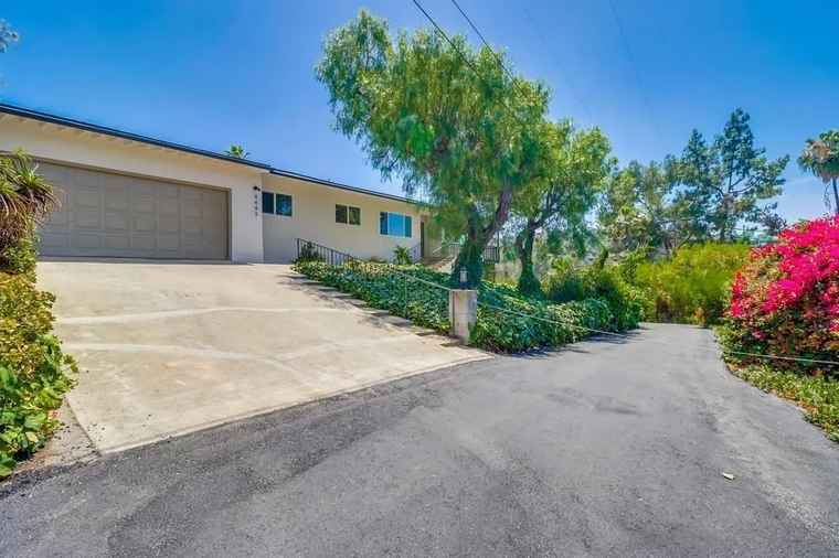 Photo of 4443 4th St La Mesa, CA 91941