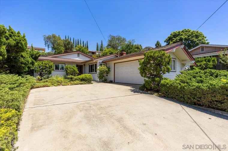 Photo of 4621 Miramonte St La Mesa, CA 91941
