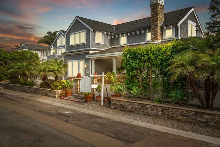 Photo of 211 27th St Del Mar, CA 92014
