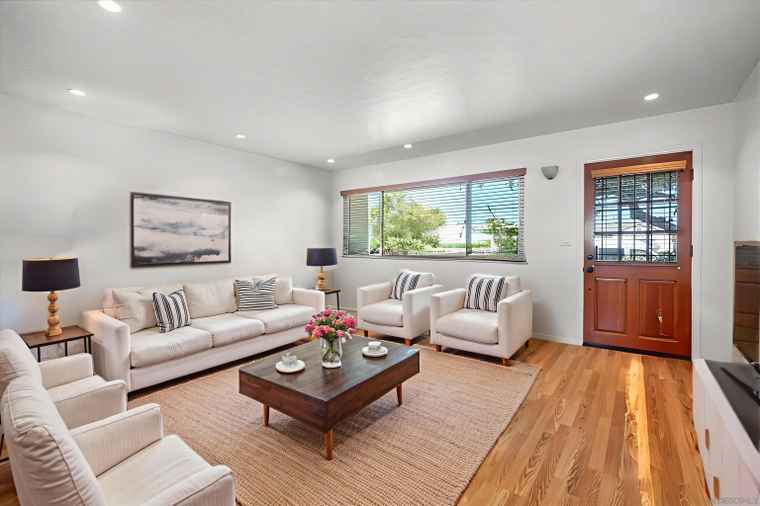 Photo of 1271 Redwood Ave El Cajon, CA 92019