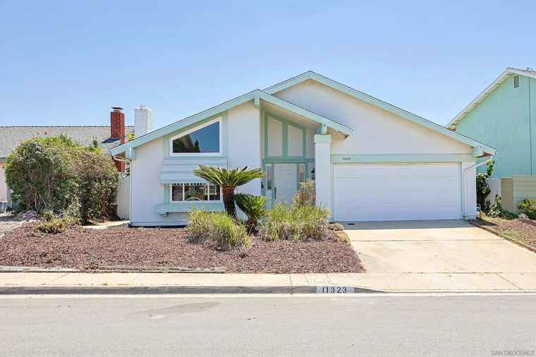 Photo of 11323 Trebol St San Diego, CA 92126