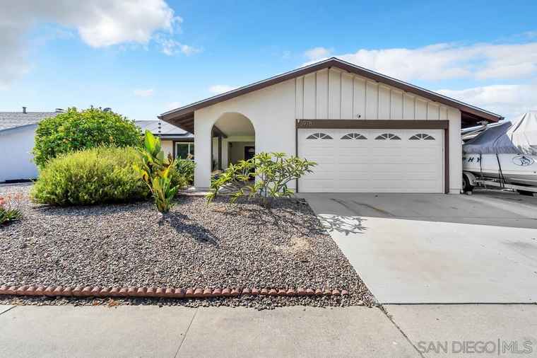 Photo of 3978 Shenandoah Dr Oceanside, CA 92056