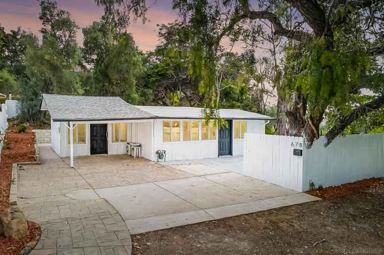 Photo of 678 Robby Way Fallbrook, CA 92028