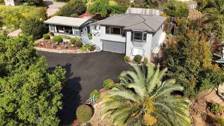 Photo of 2136 Foothill Dr Vista, CA 92084