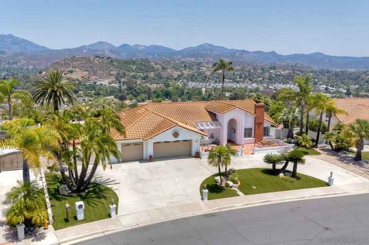Photo of 13971 Pequot Dr Poway, CA 92064