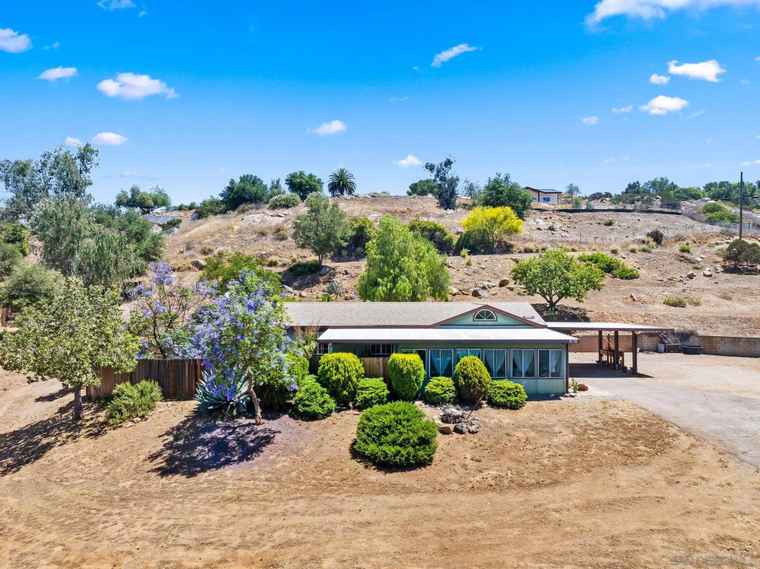 Photo of 636 N Glen Oaks Dr Alpine, CA 91901