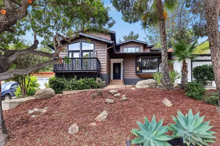 Photo of 8560 Sunrise Ave La Mesa, CA 91941