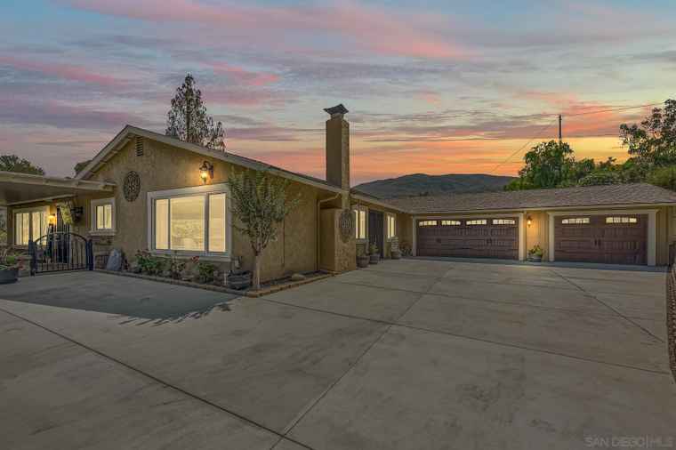 Photo of 3006 N Victoria Alpine, CA 91901