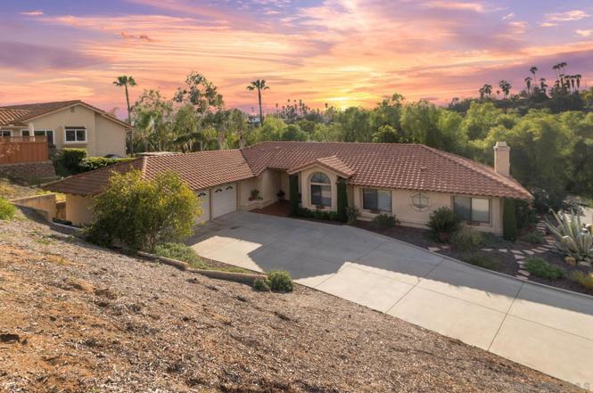 OLD MOUNTAIN　GARAKUDA 2930 Cantegra Gln, Escondido, CA 92025 | Redfin