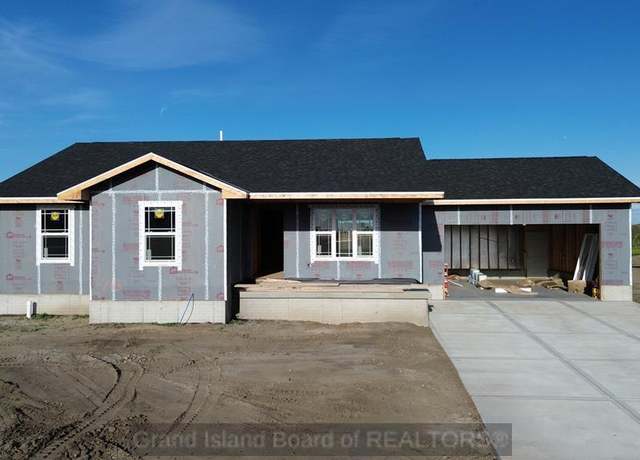 Property at 713 Kenneth Dr, Grand Island, NE 68803, 3 beds, 2 baths