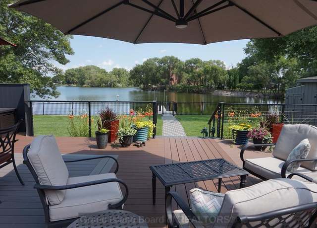 Property at 221 Lakeside Dr, Grand Island, NE 68801, 4 beds, 3 baths