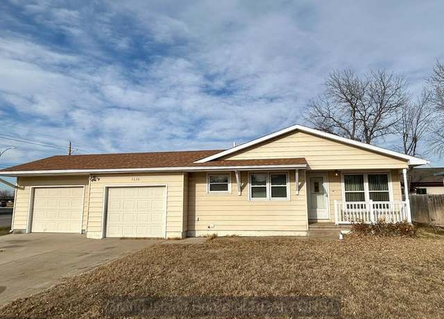 Property at 3236 Westside St, Grand Island, NE 68803, 4 beds, 2 baths