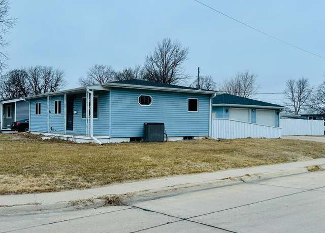 Property at 512 E 19th St, Grand Island, NE 68801, 3 beds, 1 bath
